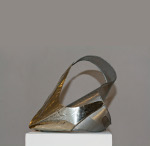 Free standing piece in metal mesh and pewter